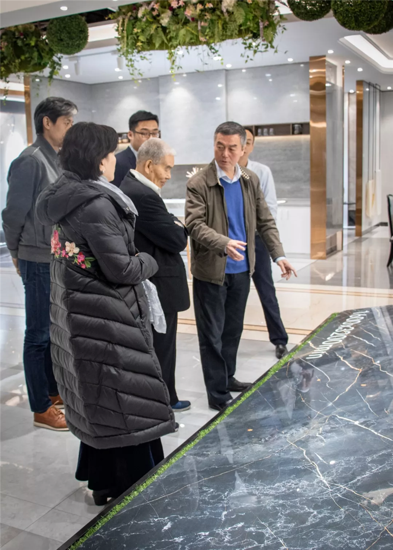 中国建筑卫生陶瓷协会领导莅临顺成陶瓷集团参观考察